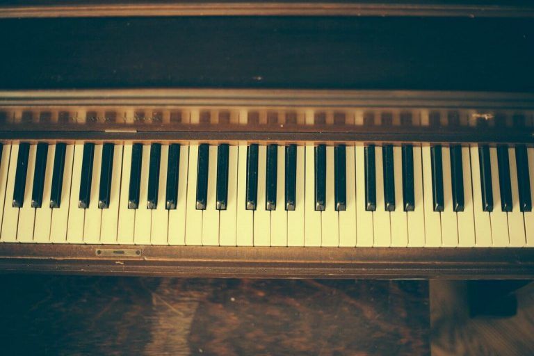 How to Clean Piano Keys and Keyboards the Right Way
