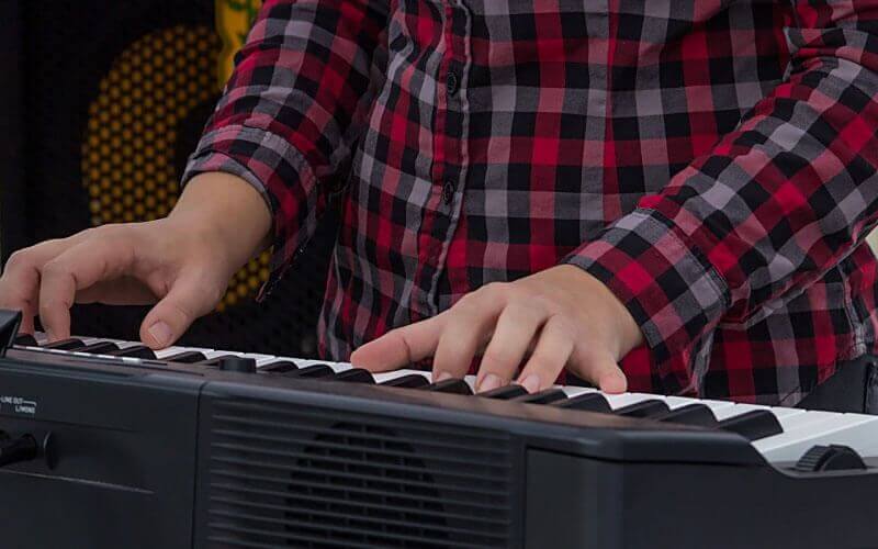 digital piano under 1000 dollars